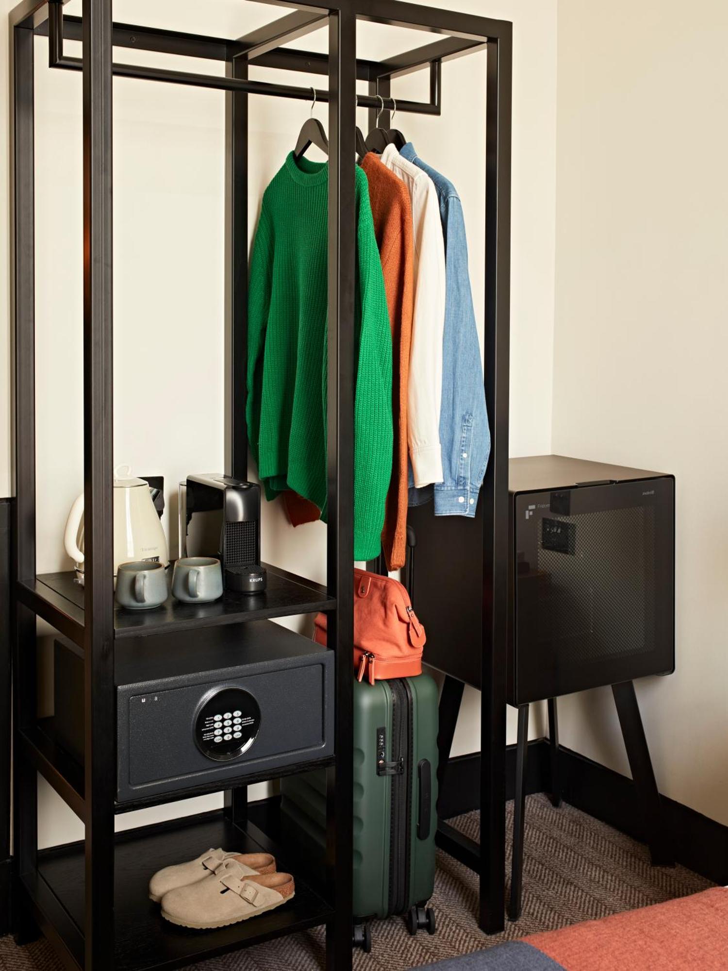 Medium Room